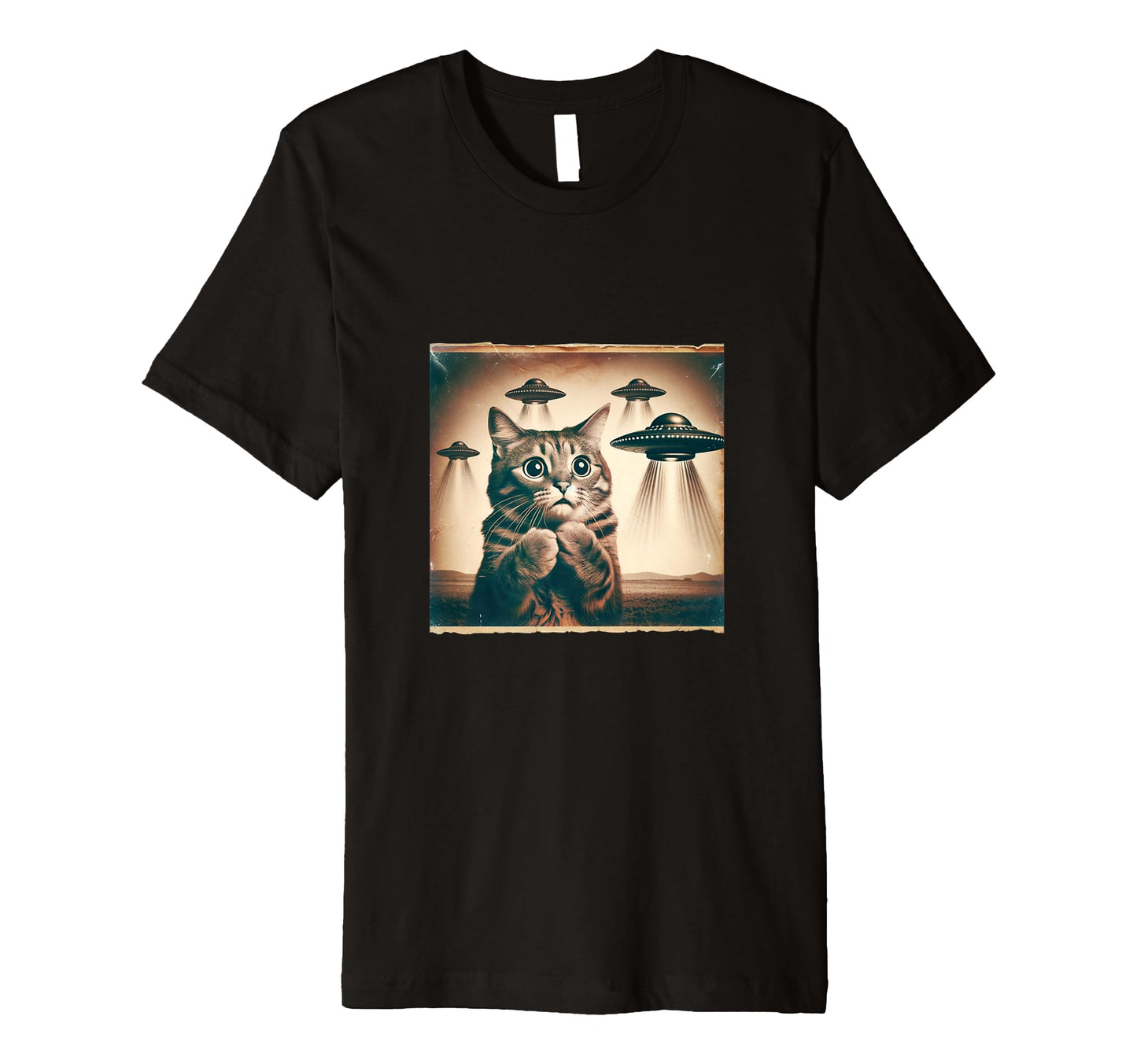 Spooked Cat Selfie Ufos Funny Startled T-Shirt - Streetwear Style Unisex - T-Shirt, Sweatshirt, Hoodie