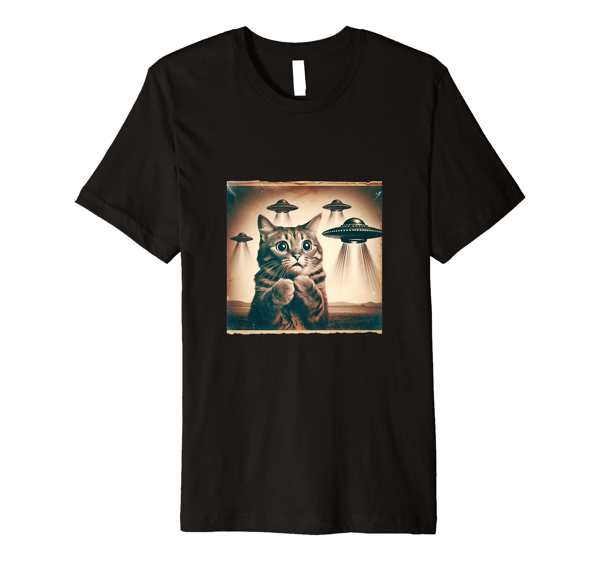 Spooked Cat Selfie Ufos Funny Startled T-Shirt - Streetwear Style Unisex - T-Shirt, Sweatshirt, Hoodie