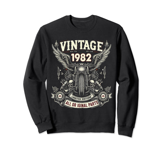 1982 Born 1982 42Th Birthday Sweatshirt - Minimalist Print Unisex - T-Shirt, Sweatshirt, Hoodie
