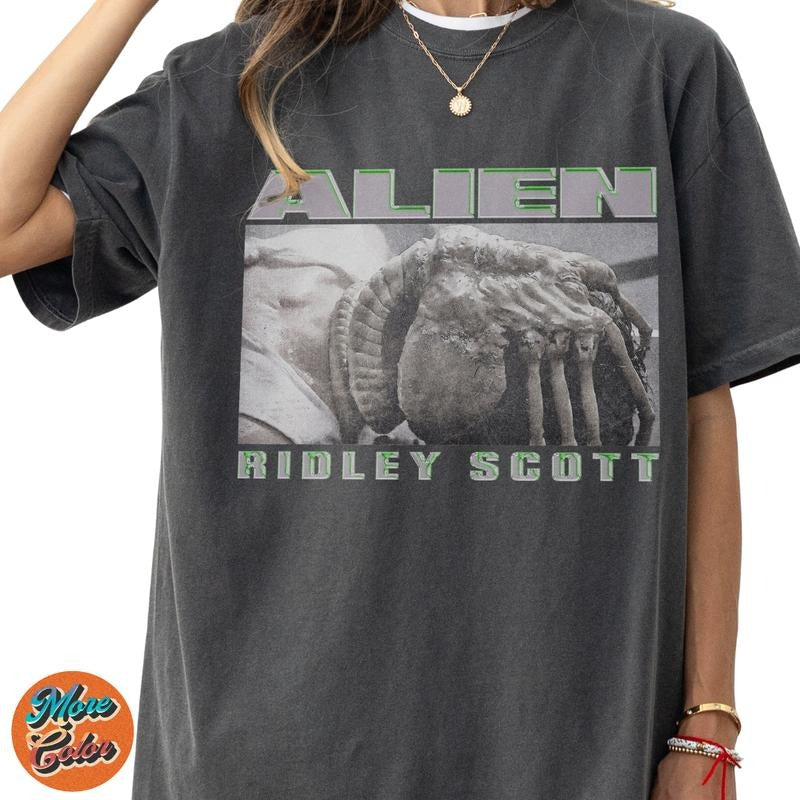 Retro Alien Movie Horror Facehugger Bootleg - Adult & Kids T-Shirts, Sweatshirts & Hoodies apparel design preview 1