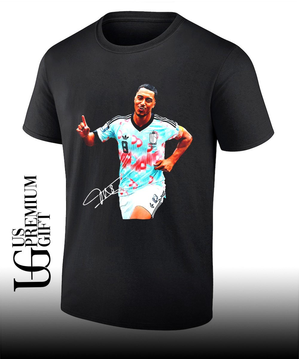 Youri Tielemans Belgium national football running - Adult & Kids T-Shirts, Sweatshirts & Hoodies apparel design preview 1