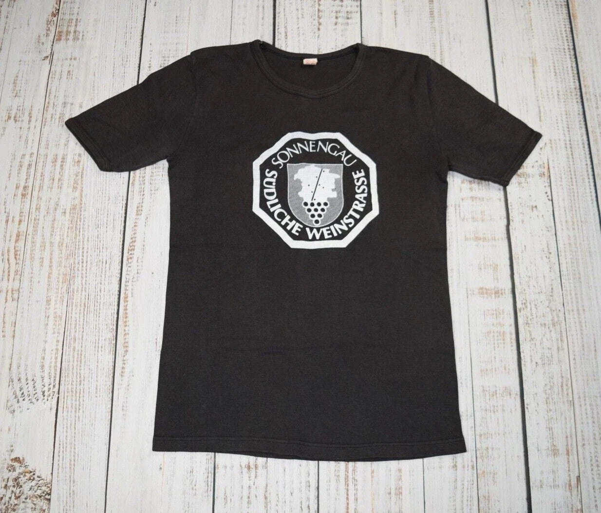 VINTAGE GERMAN WINE SOUTHERN ROUTE TOURIST BLACK - Adult & Kids T-Shirts, Sweatshirts & Hoodies apparel design preview 1
