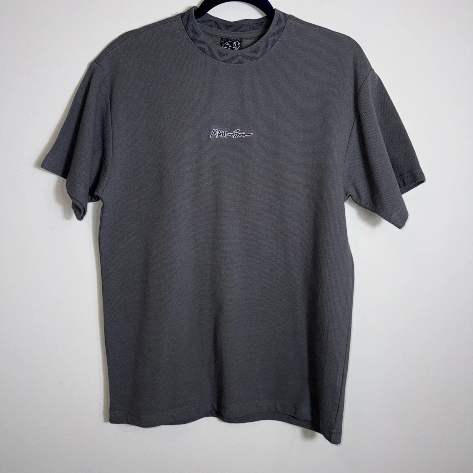 Maui and Sons Mens Size M Grey Tribal Collar Surf - Adult & Kids T-Shirts, Sweatshirts & Hoodies apparel design preview 1