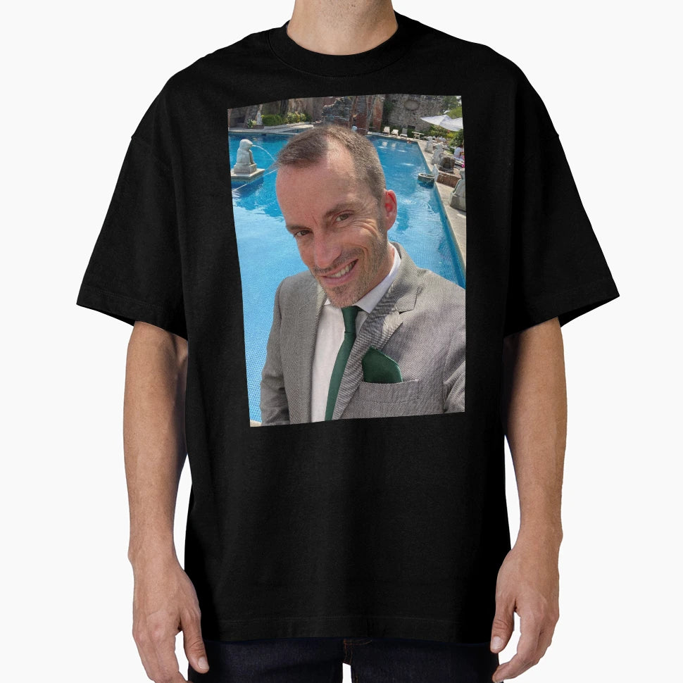 Roberto T-Shirt - Aesthetic Graphic for Adults - T-Shirt, Sweatshirt, Hoodie