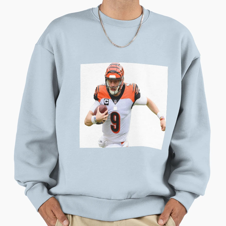 JB Playing Sweatshirt - Minimalist Print for Adults - T-Shirt, Sweatshirt, Hoodie