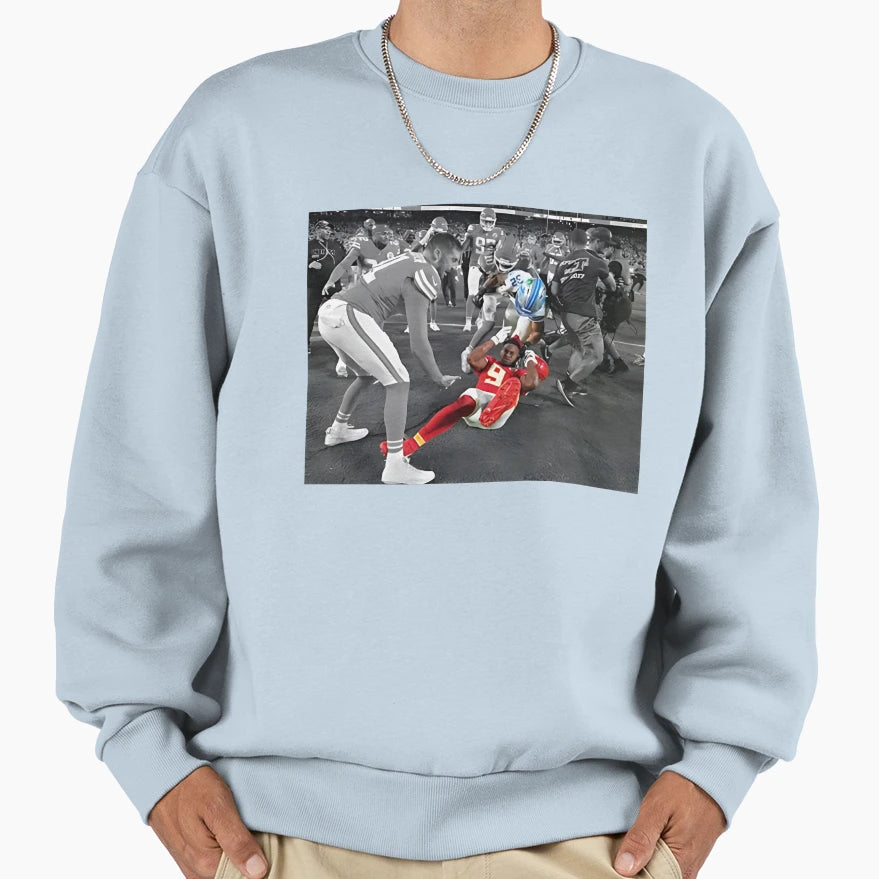 Intense Aerican Fotball Tackle Moment Sweatshirt - Graphic Print Unisex - T-Shirt, Sweatshirt, Hoodie