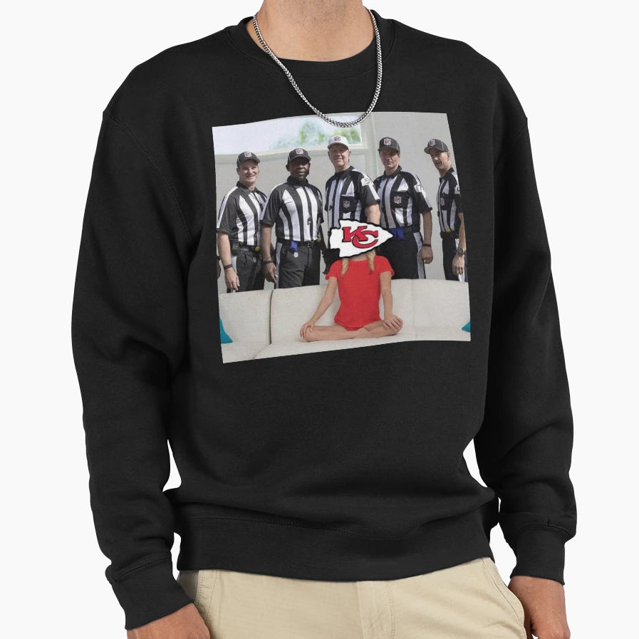 Chiefs Sweatshirt - Aesthetic Graphic Unisex - T-Shirt, Sweatshirt, Hoodie