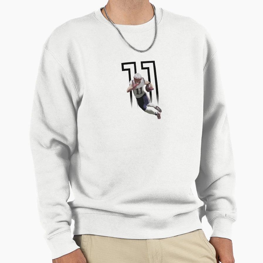 Squirrel Sweatshirt - Trendy Graphic for Adults - T-Shirt, Sweatshirt, Hoodie